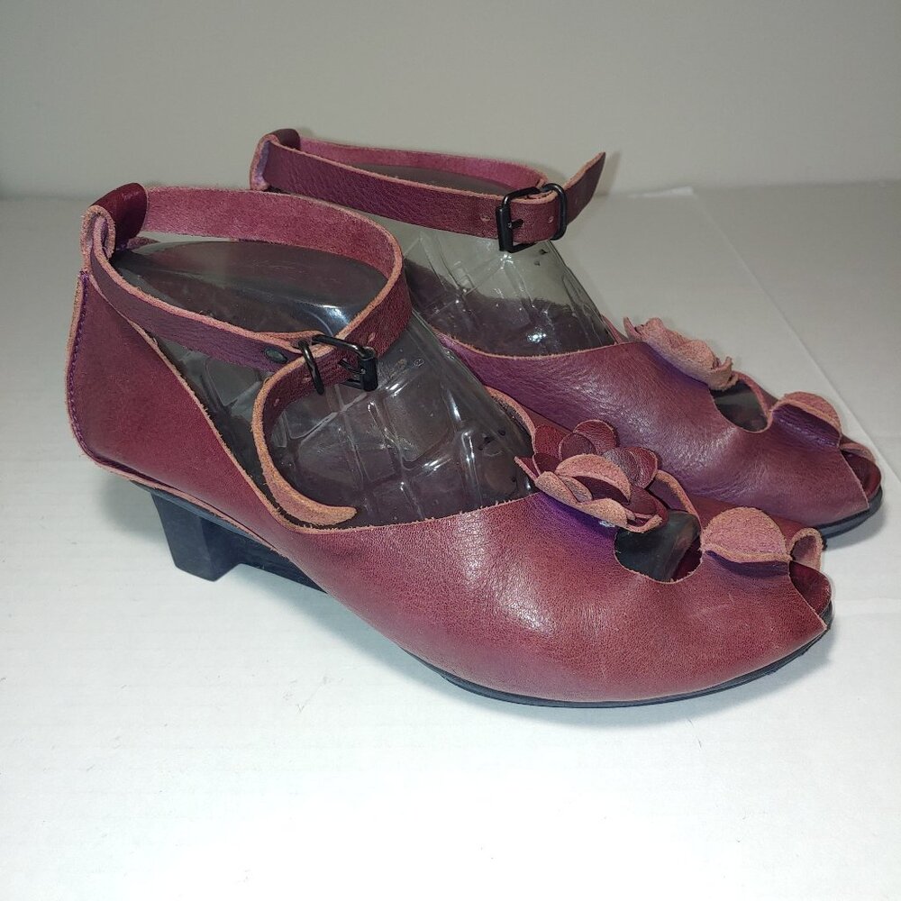 Trippen Luck Ballerina Ankle Strap Peep-Toe Wedge Size 40 Burgundy